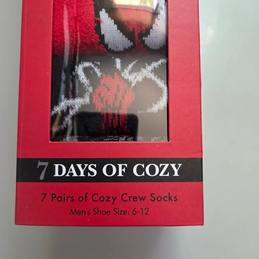 Marvel Spider-Man 7 Days of Cozy Men's Crew Socks 7 Pair Gift Set Size 6-12 NEW